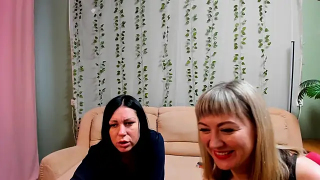 JulieLuna online show from 04-09-26, 04:23