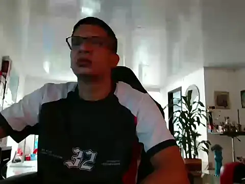 Angelito fiery online show from 04-09-26, 01:16