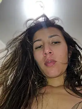 Snapshot of Mar_puentes chatting on 04-26-26, 04:54 Mar puentes online show from 04-26-26, 04:54