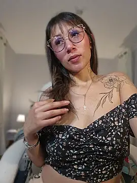 Snapshot of Mar_puentes chatting on 07-18-26, 01:54 Mar puentes online show from 07-18-26, 01:54