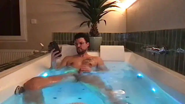 YoloNude online show from 04-19-26, 09:06