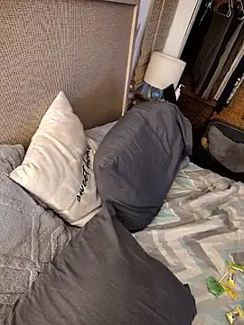 Snapshot of melmel8587 chatting on 04-06-26, 01:25 melmel8587 online show from 04-06-26, 01:25