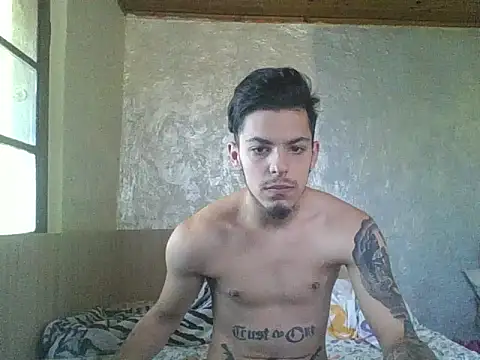 Snapshot of robertmrn112 chatting on 05-18-26, 11:16 robertmrn112 online show from 05-18-26, 11:16