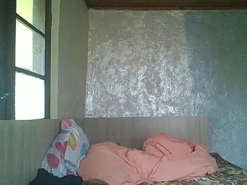 Snapshot of robertmrn112 chatting on 05-25-26, 02:23 robertmrn112 online show from 05-25-26, 02:23
