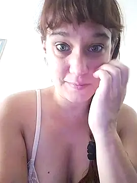 Snapshot of Maggie38 chatting on 07-17-26, 06:42 Maggie38 online show from 07-17-26, 06:42