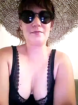 Snapshot of Maggie38 chatting on 07-24-26, 12:36 Maggie38 online show from 07-24-26, 12:36