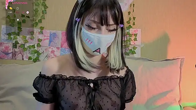 Snapshot of LunaNyanmi chatting on 06-07-26, 01:59 LunaNyanmi online show from 06-07-26, 01:59