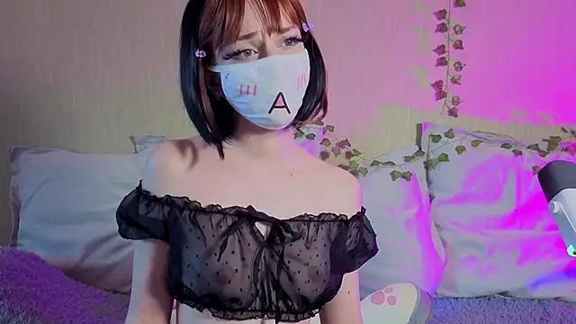 Snapshot of LunaNyanmi chatting on 06-16-26, 01:36 LunaNyanmi online show from 06-16-26, 01:36