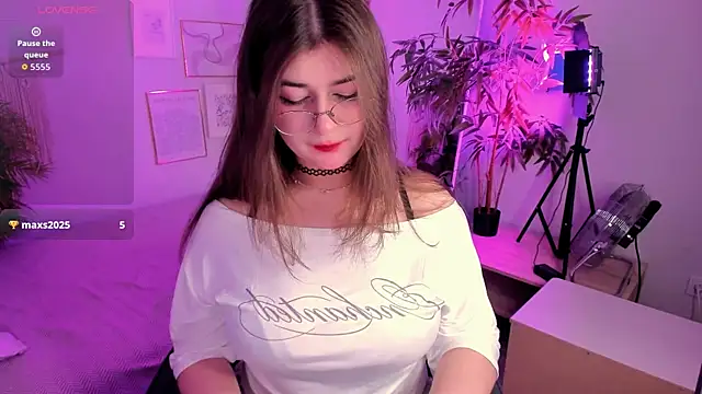 HaniaWish online show from 07-16-26, 05:35