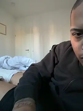 Snapshot of Yiskel chatting on 04-07-26, 04:29 Yiskel online show from 04-07-26, 04:29