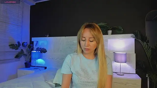 Snapshot of angelina_hilton chatting on 06-30-26, 11:44 angelina hilton online show from 06-30-26, 11:44