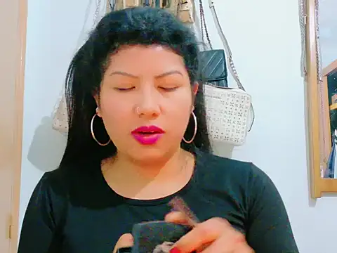 Snapshot of MojaditPussy chatting on 05-10-26, 03:28 MojaditPussy online show from 05-10-26, 03:28