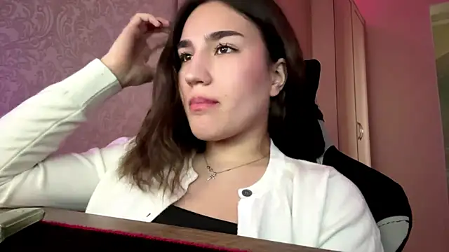 Snapshot of Mary_Nitherson chatting on 04-11-26, 10:30 Mary Nitherson online show from 04-11-26, 10:30