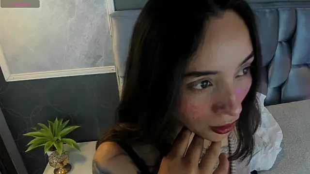 Cata Jonees online show from 04-15-26, 07:58