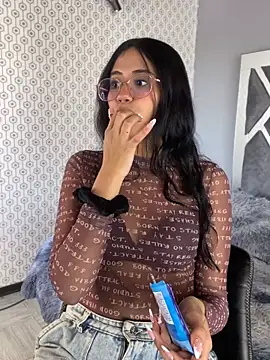 BabyLuli Pink online show from 04-22-26, 05:03