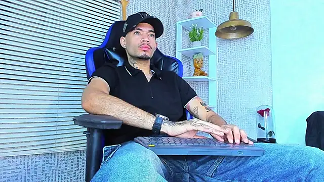 Daniel huge22 online show from 06-20-26, 02:31