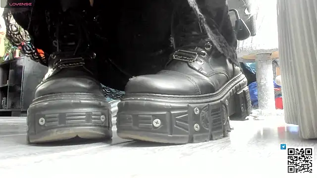 Snapshot of seijaku_ chatting on 06-12-26, 04:06 seijaku online show from 06-12-26, 04:06
