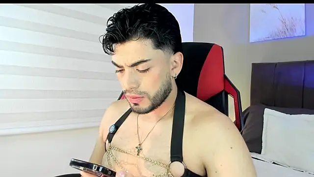 Alexander Diazz online show from 04-08-26, 01:00