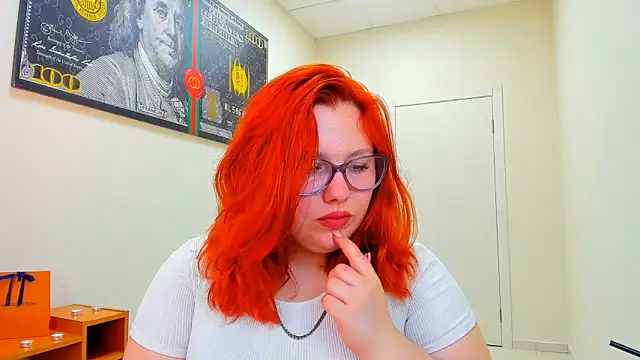 Snapshot of Aillia-Rous chatting on 06-16-26, 06:49 Aillia-Rous online show from 06-16-26, 06:49