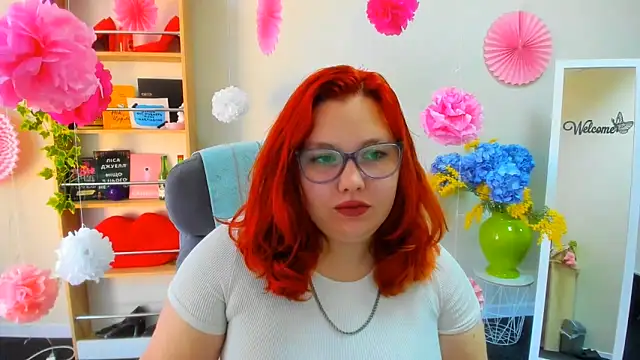Snapshot of Aillia-Rous chatting on 06-17-26, 06:38 Aillia-Rous online show from 06-17-26, 06:38