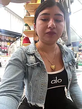 Snapshot of mariana-0306 chatting on 04-10-26, 04:33 mariana-0306 online show from 04-10-26, 04:33