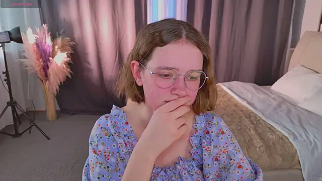 FreeHarmony  online show from 04-09-26, 03:28