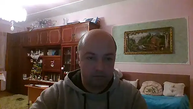 Snapshot of Luceriusbigass chatting on 02-09-25, 04:50 Luceriusbigass online show from 02-09-25, 04:50