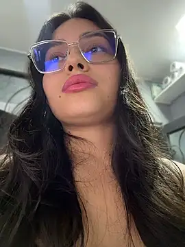 Snapshot of VioletRousee chatting on 06-15-26, 08:22 VioletRousee online show from 06-15-26, 08:22