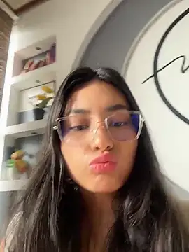 Snapshot of VioletRousee chatting on 06-19-26, 01:26 VioletRousee online show from 06-19-26, 01:26