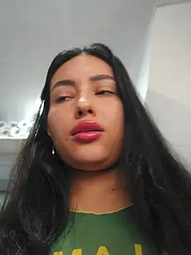 Snapshot of VioletRousee chatting on 07-17-26, 02:13 VioletRousee online show from 07-17-26, 02:13