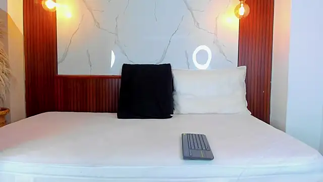 Eroticxcouple online show from 04-30-26, 11:16