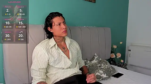 Snapshot of Damian_Romanoff chatting on 04-15-26, 01:07 Damian Romanoff online show from 04-15-26, 01:07