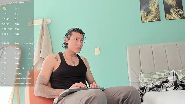Snapshot of Damian_Romanoff chatting on 05-12-26, 02:47 Damian Romanoff online show from 05-12-26, 02:47