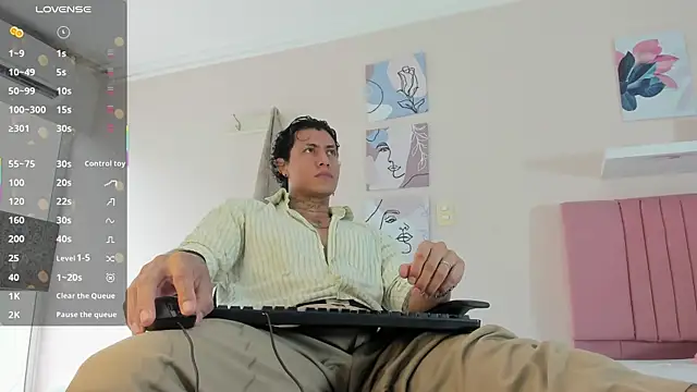 Snapshot of Damian_Romanoff chatting on 05-14-26, 04:36 Damian Romanoff online show from 05-14-26, 04:36