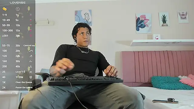 Snapshot of Damian_Romanoff chatting on 05-19-26, 08:26 Damian Romanoff online show from 05-19-26, 08:26