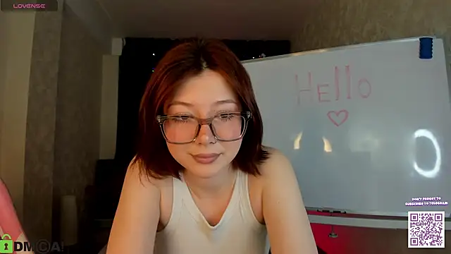 Lessi Panic online show from 04-28-26, 01:15