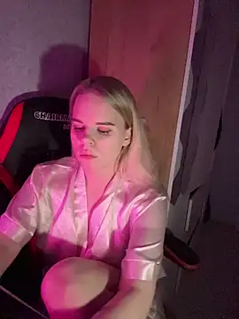 VioletEcho online show from 04-11-26, 08:46