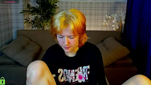 Star Bee online show from 04-13-26, 01:11