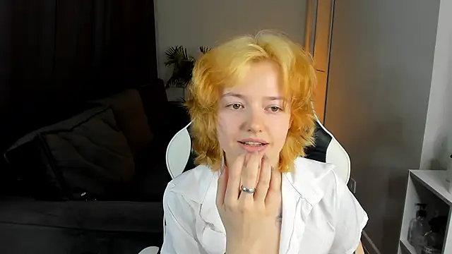 Star Bee online show from 04-15-26, 08:43