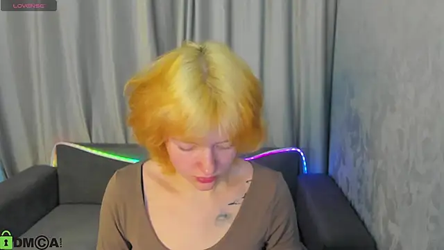 Star Bee online show from 04-21-26, 01:07