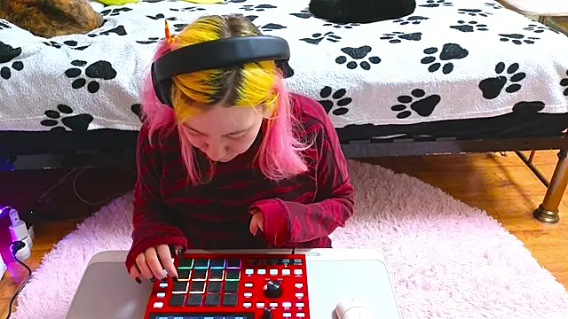 Snapshot of Sansarella chatting on 01-18-26, 06:44 Sansarella online show from 01-18-26, 06:44