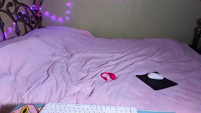 Sansarella online show from 03-22-26, 03:37