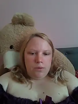 Snapshot of wildaurax chatting on 05-27-26, 06:54 wildaurax online show from 05-27-26, 06:54