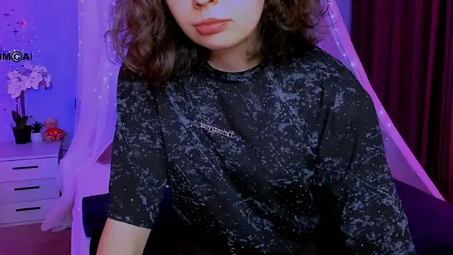 mia mooon  online show from 05-11-26, 09:04