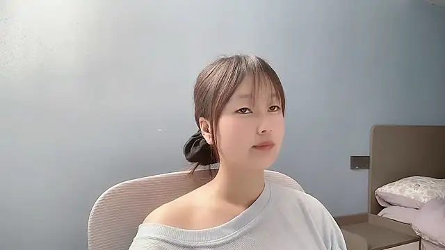 Xiaoqing00 online show from 04-19-26, 02:11