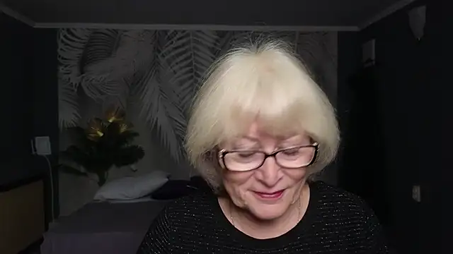 Zuri Zodiac online show from 04-20-26, 06:16