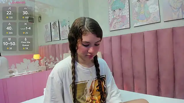 Hellencute18  online show from 06-24-26, 10:58