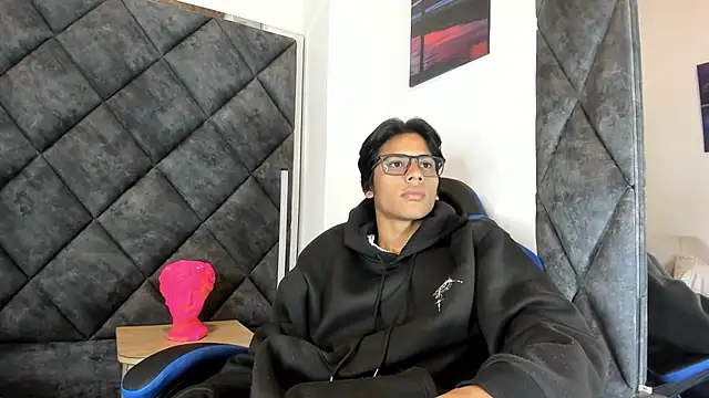 LiamKron online show from 06-09-26, 11:00