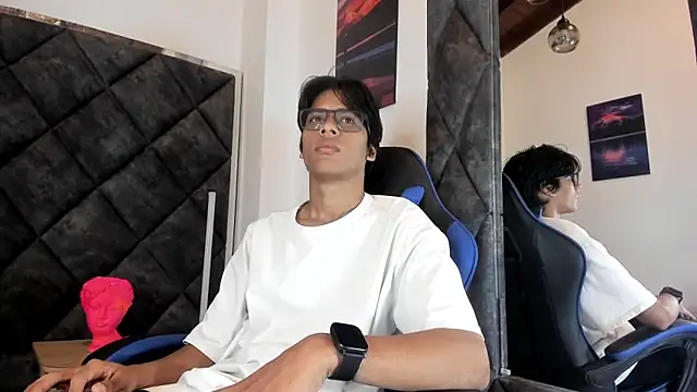 LiamKron online show from 06-10-26, 10:47
