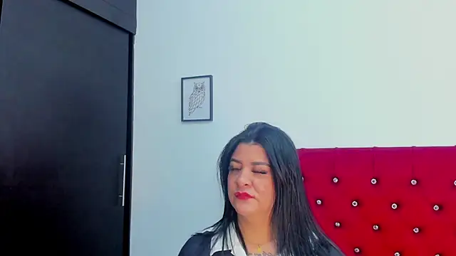 Snapshot of Katty_West chatting on 04-11-26, 07:40 Katty West online show from 04-11-26, 07:40